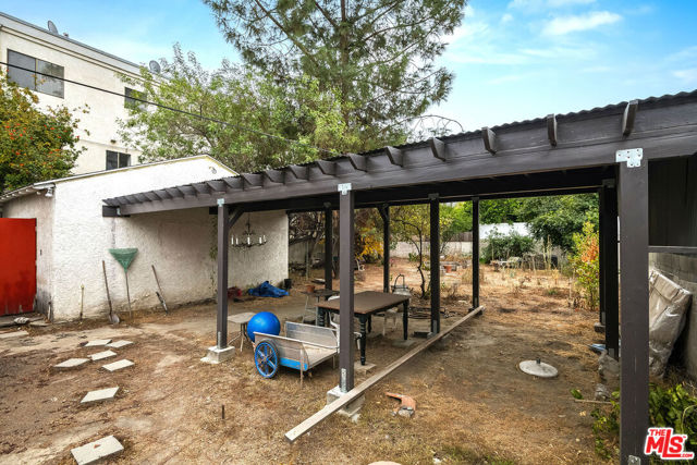 12344 Oxnard Street photo 17