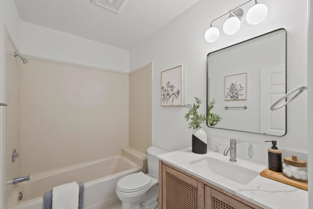 1227 Oak Street, San Mateo CA: https://media.crmls.org/mediaz/459df796-f53e-43c0-a1e2-e22af5cf8bb5.jpg