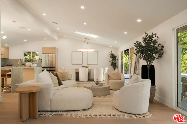 20877 Kelvin Place photo 11
