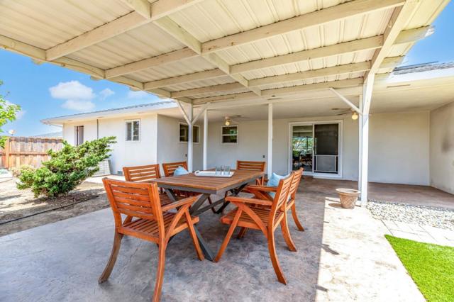 1081 Oak Street, Hollister CA: https://media.crmls.org/mediaz/459ea103-73b7-426c-a0bb-18bcb25f6acb.jpg