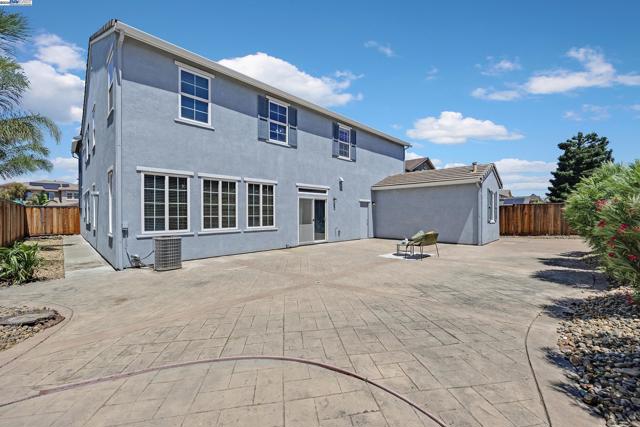 1304 Pyrenees St, Tracy CA: https://media.crmls.org/mediaz/459efb4d-0d5e-428f-899e-666dbe28b761.jpg