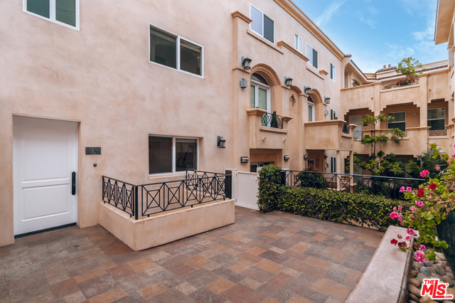 16123 W Sunset