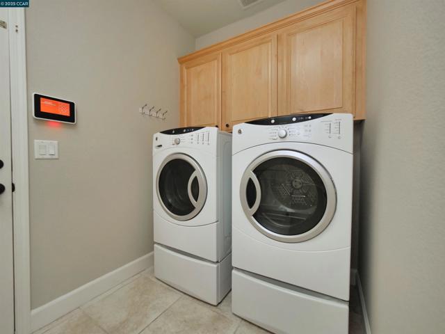 335 Suez Canal Lane, Sacramento CA: https://media.crmls.org/mediaz/45a067c3-12d8-44d5-9455-cff397c7f344.jpg
