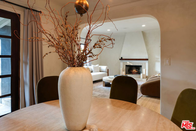 338 Westbourne Drive, West Hollywood CA: https://media.crmls.org/mediaz/45a0b658-9c27-4ae6-ad56-c1a468a1b44c.jpg