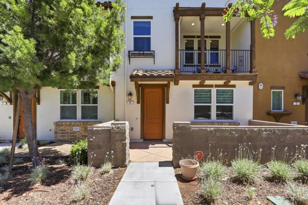 2758 Montecito Vista Way #4