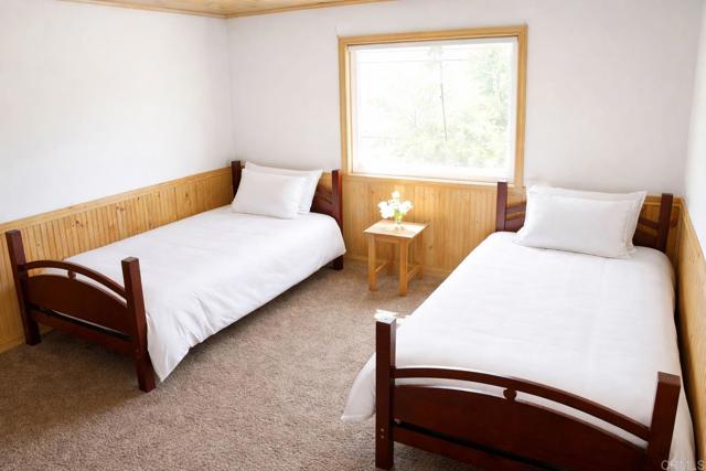 Detail Gallery Image 7 of 19 For 42988 Moonridge Rd, Big Bear Lake,  CA 92315 - 4 Beds | 2 Baths