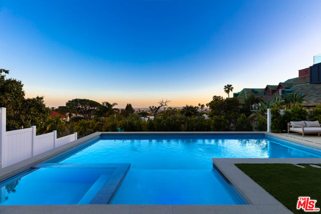 1822 N Vista Street, Los Angeles CA: https://media.crmls.org/mediaz/45a221f3-e5bc-44ea-b32c-3946f432724d.jpg