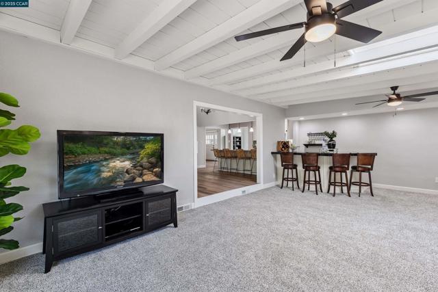 1838 Sunnyvale Ave, Walnut Creek CA: https://media.crmls.org/mediaz/45a2795a-8619-4c40-8043-db6f9b9b7c6f.jpg