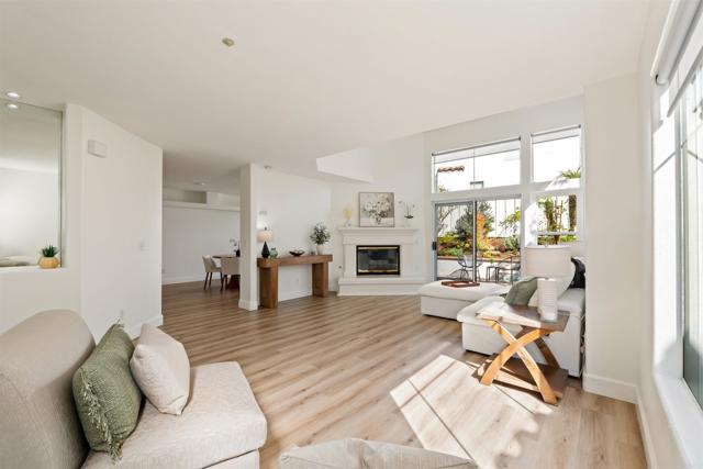 Detail Gallery Image 7 of 46 For 1831 Monserrat Way, Vista,  CA 92081 - 4 Beds | 2/1 Baths