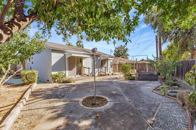 987 Selby Lane, San Jose CA: https://media.crmls.org/mediaz/45a4e5e2-ab4c-4e8f-b980-195952496473.jpg