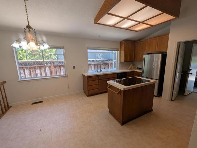 108 Tuxedo Court, Petaluma CA: https://media.crmls.org/mediaz/45a6364f-1c38-40b4-90d7-425af8f17cbd.jpg