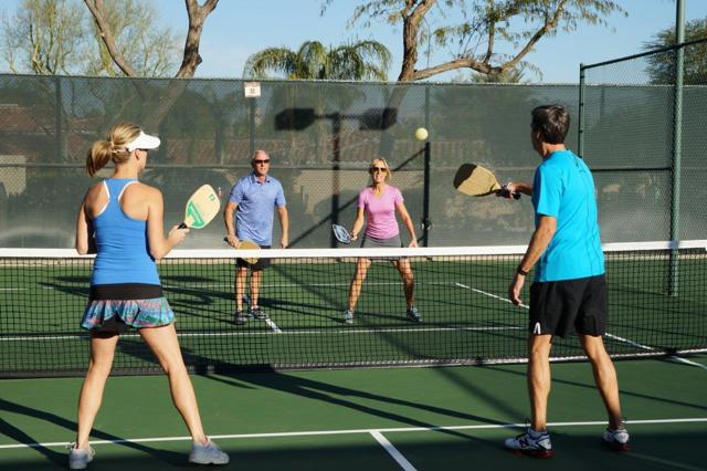 379 Tomahawk Drive, Palm Desert CA: https://media.crmls.org/mediaz/45a66ca2-3dee-47d1-80a2-5c97aa47d213.jpg