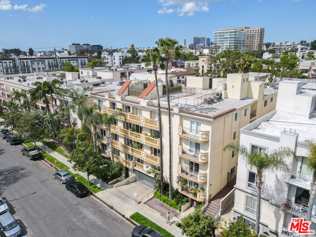123 S Clark Drive, West Hollywood CA: https://media.crmls.org/mediaz/45a6969d-3655-4bc3-85ce-32e2a52bc2ee.jpg