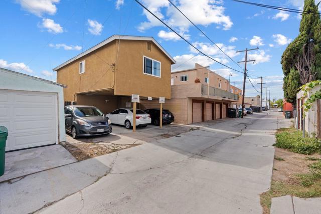 4239 35Th Street, San Diego CA: https://media.crmls.org/mediaz/45a6a4fd-7c4e-4c4d-b1b2-693fd79a7094.jpg