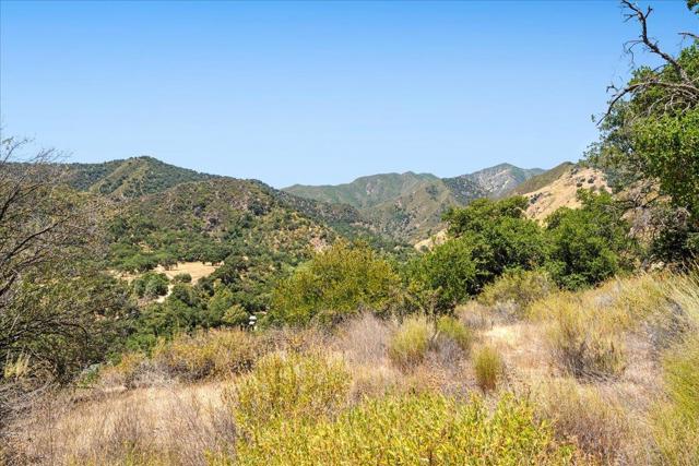 47292 Arroyo Seco Road, Greenfield CA: https://media.crmls.org/mediaz/45a6de3c-f8fa-46e3-956b-4e59e7cad9b8.jpg