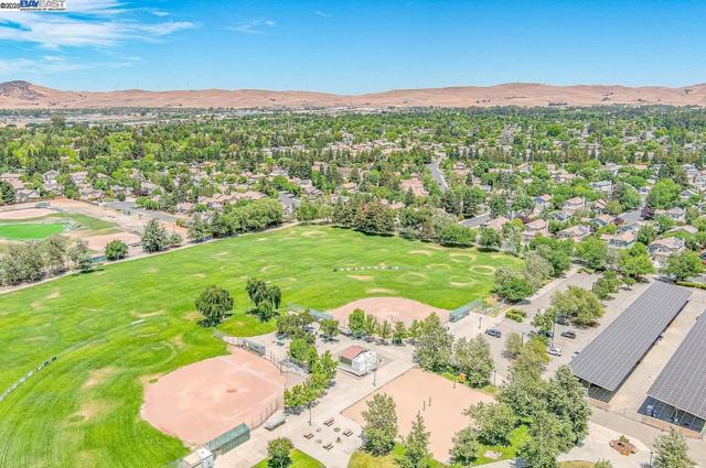 847 Dana Cir, Livermore CA: https://media.crmls.org/mediaz/45a75bfa-068b-48b8-ad58-a45c6319fd3b.jpg