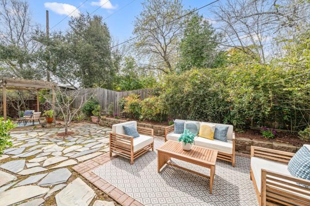 1050 Connecticut Drive, Redwood City CA: https://media.crmls.org/mediaz/45a78b00-4ad3-4e82-b212-431fbb0f3ded.jpg