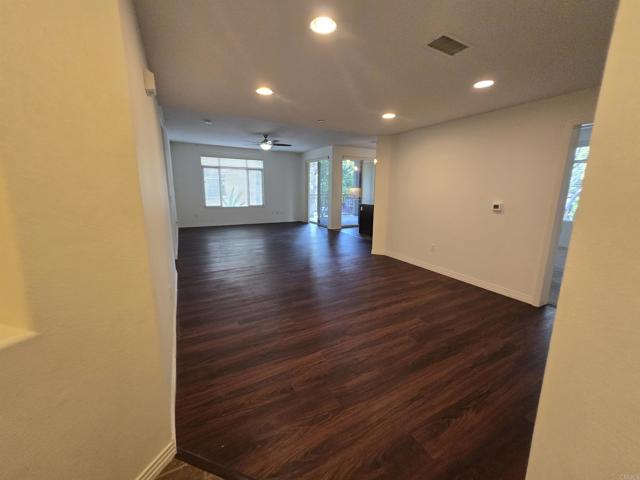 Detail Gallery Image 3 of 37 For 8233 Station Village Ln #2211,  San Diego,  CA 92108 - 3 Beds | 2 Baths