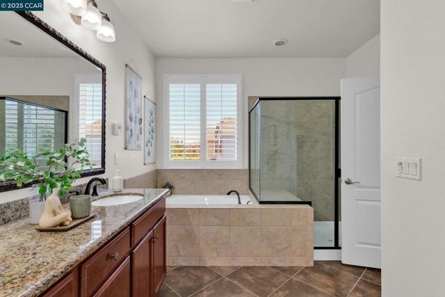 6983 Alamo Creek Trl, Dublin CA: https://media.crmls.org/mediaz/45a81bf2-be70-42e1-96f4-eb76682ba22b.jpg