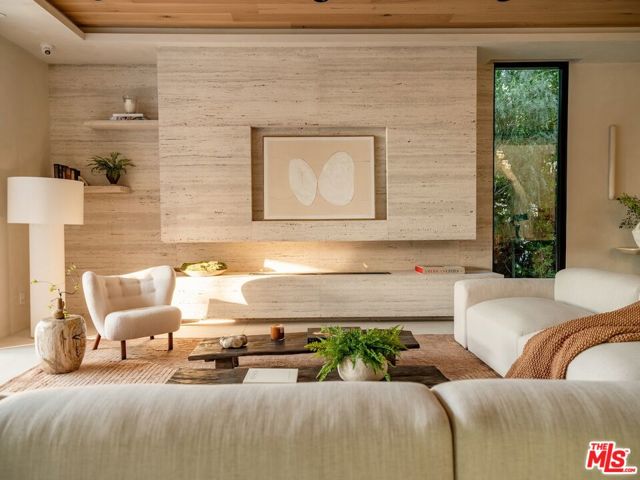 517 N Edinburgh Avenue, Los Angeles CA: https://media.crmls.org/mediaz/45a87847-2667-4932-a110-342c47ffb97f.jpg