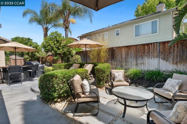 96 Heritage Way, Brentwood CA: https://media.crmls.org/mediaz/45a93606-8e29-4ae7-95f5-caaccef6ff0d.jpg