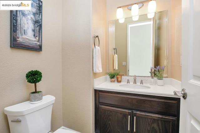133 Clear Lake Ct, Oakley CA: https://media.crmls.org/mediaz/45a99c0e-7ef0-4759-9d19-2eb998cb71fc.jpg