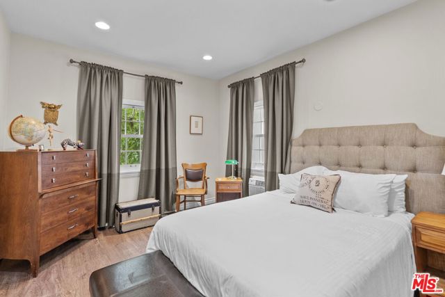 9528 W Olympic Boulevard, Beverly Hills CA: https://media.crmls.org/mediaz/45a9c03f-8dd1-4c54-a5c9-76c2d5323569.jpg