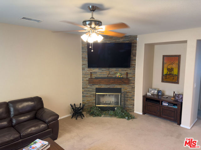 6234 W Avenue J11, Lancaster CA: https://media.crmls.org/mediaz/45a9fb6c-560e-47b1-9fce-38482348480b.jpg