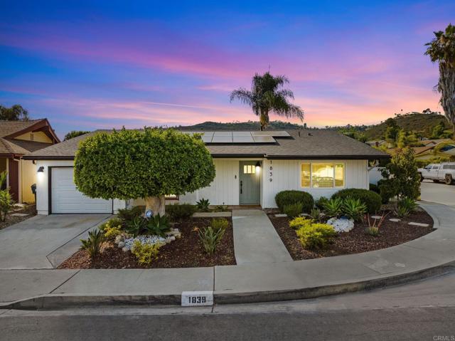 Detail Gallery Image 1 of 29 For 1839 Pamela Lane, Escondido,  CA 92026 - 3 Beds | 2 Baths