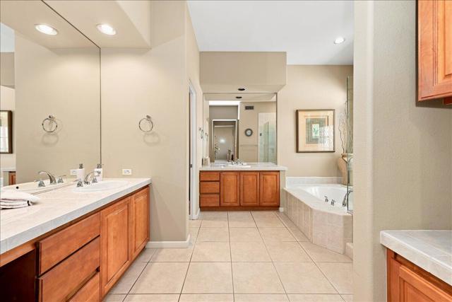 370 Gold Canyon Drive, Palm Desert, CA 92211