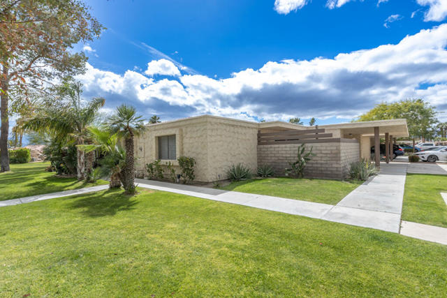 Demetra 82243Waring Way Indio CA Photos-