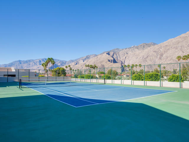 255 S Avenida Caballeros #302, Palm Springs, CA 92262