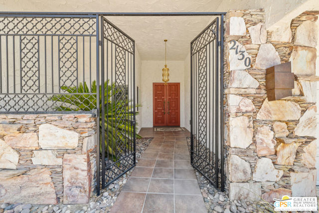 2130 S Toledo Avenue, Palm Springs CA: https://media.crmls.org/mediaz/45ac011a-aed6-407e-afc5-8f71b358fda4.jpg