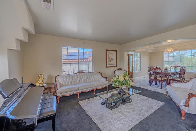 22633 Inspiration Pt, Canyon Lake CA: https://media.crmls.org/mediaz/45ac4227-377b-4265-85b8-64c966c37fd2.jpg