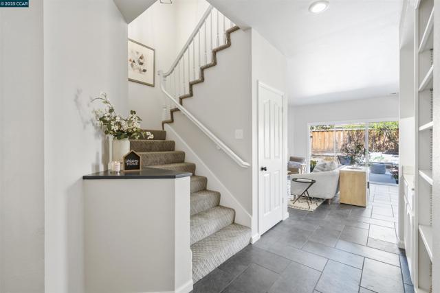 5 Stuart Place, Danville CA: https://media.crmls.org/mediaz/45ac62c4-62cd-4f02-a5ab-8e9faa7d852b.jpg