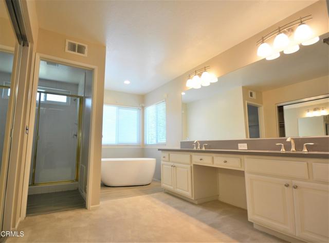 Detail Gallery Image 7 of 11 For 5055 Blackpool Ave, Oak Park,  CA 91377 - 4 Beds | 2/1 Baths