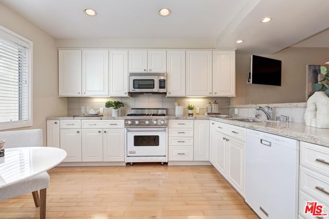 13336 Maxella Avenue, 5 photo 8