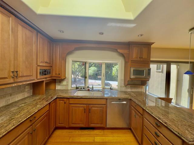 46 Morse Lane, Redwood City CA: https://media.crmls.org/mediaz/45ae163d-75a2-449e-a3b5-3fac2a421687.jpg