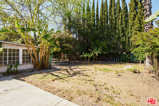 14273 Greenleaf Street photo 4