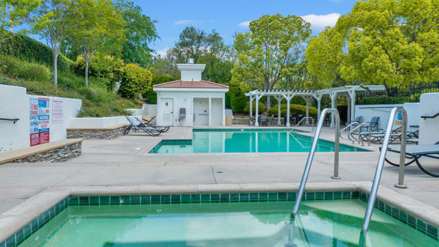 5503 Verona Ct  -  HsHProd-6