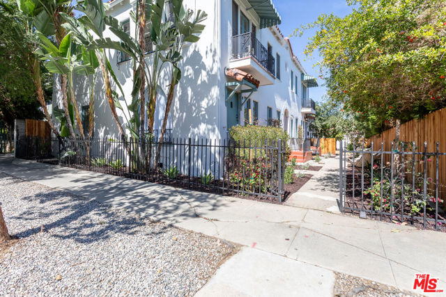 1172-1 N Westmoreland Ave, Los Angeles, CA 90029