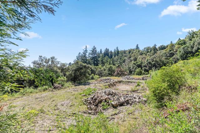 22981 Highway 17, Los Gatos CA: https://media.crmls.org/mediaz/45ae9ff8-c054-425e-9b22-fbf6ffeab9f6.jpg