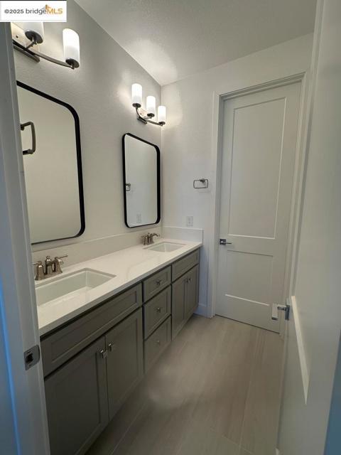445 Trellis WAY, Brentwood CA: https://media.crmls.org/mediaz/45aee393-638b-4624-8538-41cd0328f13e.jpg
