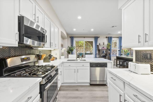 Detail Gallery Image 12 of 43 For 1282 Highbluff Ave, San Marcos,  CA 92078 - 3 Beds | 2/1 Baths