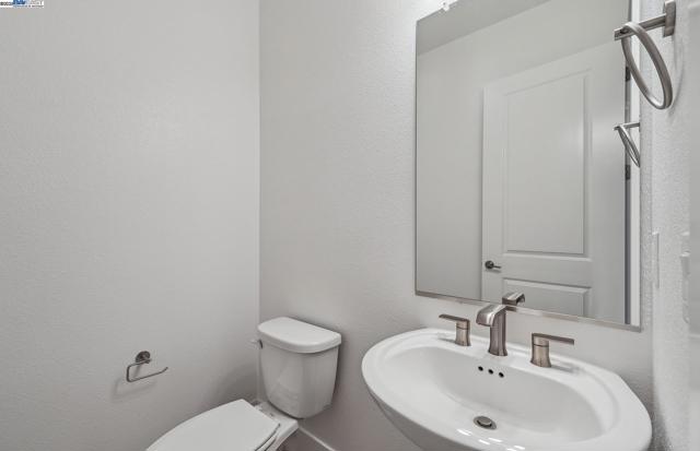 17685 Brightwood Avenue, Lathrop CA: https://media.crmls.org/mediaz/45b03cef-86e3-43fd-a0a5-3d646f25204e.jpg