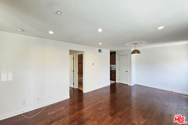 4220 Fair Avenue, North Hollywood CA: https://media.crmls.org/mediaz/45b1eb78-6fe9-4441-a527-242797f46db1.jpg