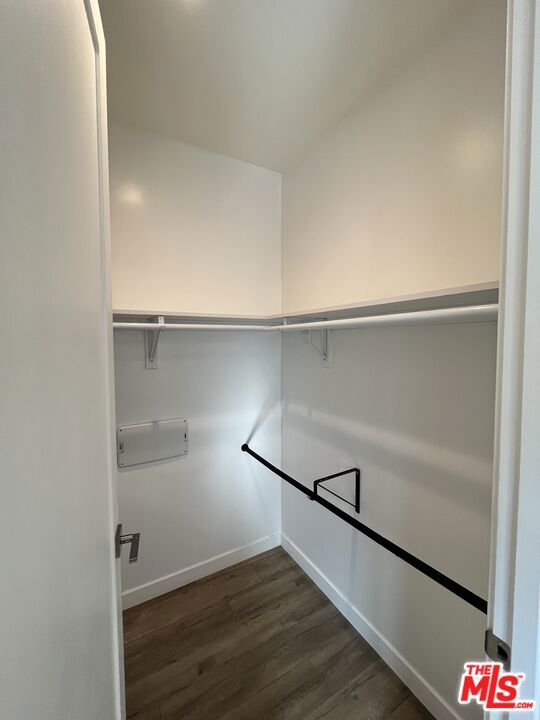 14822 Magnolia Boulevard, Sherman Oaks CA: https://media.crmls.org/mediaz/45b1f77b-6d0f-40d2-b5bd-19f428892b33.jpg