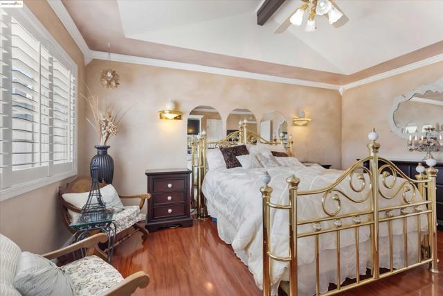 2362 Somerset Ave, Castro Valley CA: https://media.crmls.org/mediaz/45b2170e-48ed-4e8c-b796-ac11a3291b3a.jpg