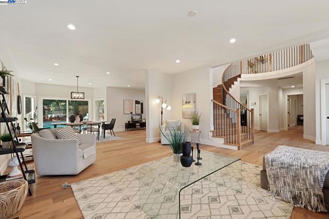 25 Mackenzie Pl, Danville CA: https://media.crmls.org/mediaz/45b21ab1-9299-4e73-b402-68b781fb2dc8.jpg