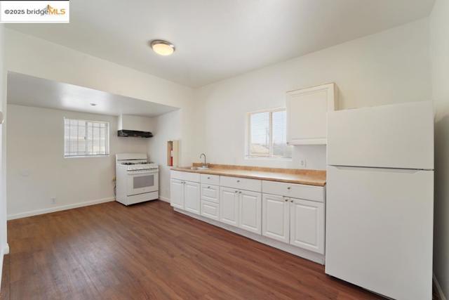 203 Bissell Ave, Richmond CA: https://media.crmls.org/mediaz/45b2739a-d711-491b-87a0-6ff1f6709dbb.jpg